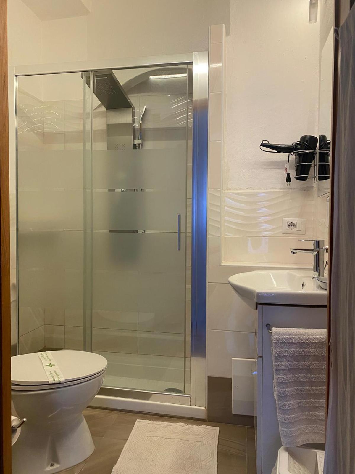 Camera Singola con Bagno in Comune